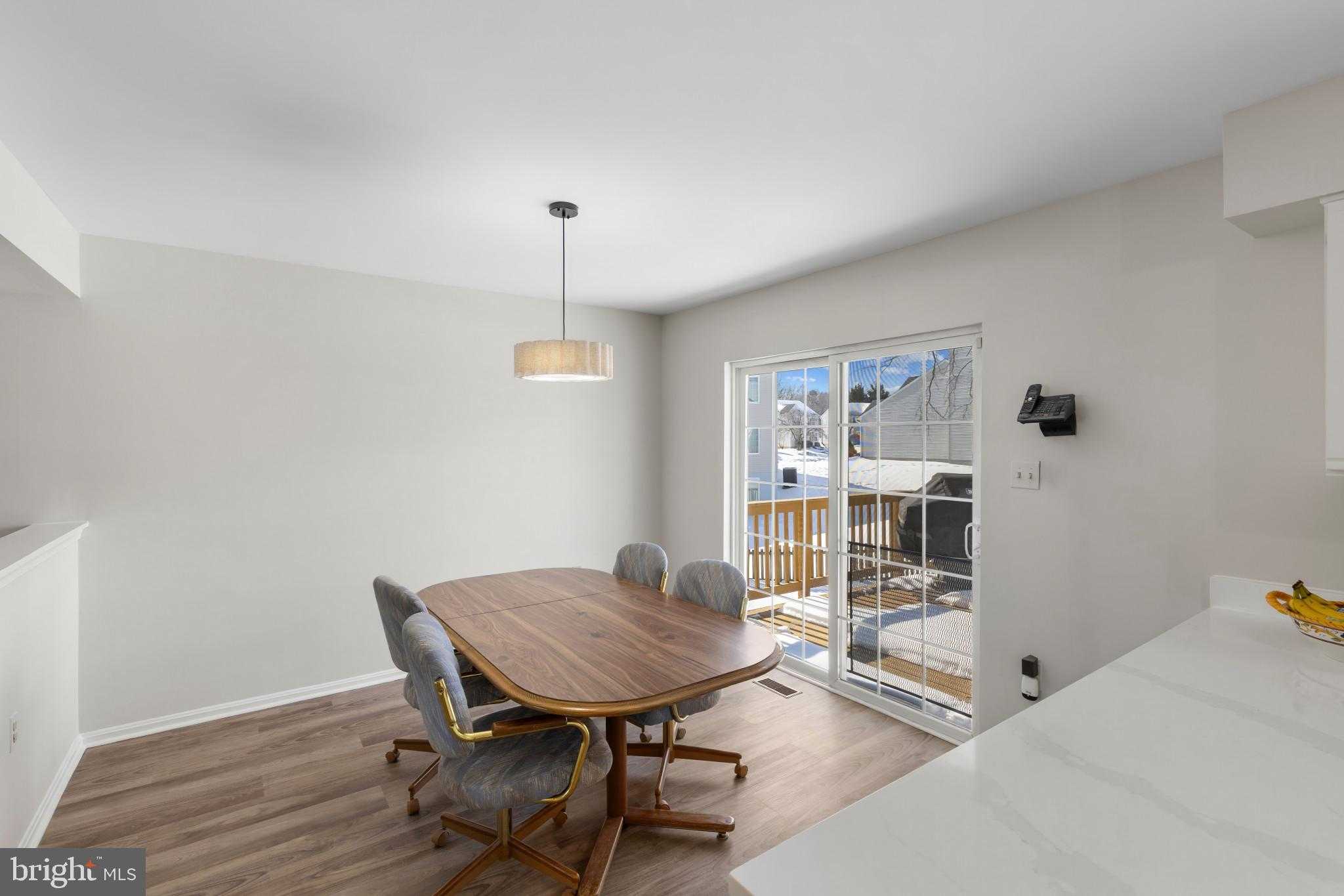 6 Holland CT photo 14