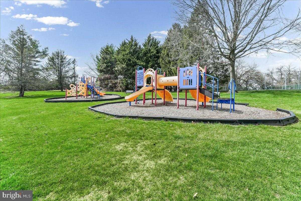 732 Bradford Ter photo 17