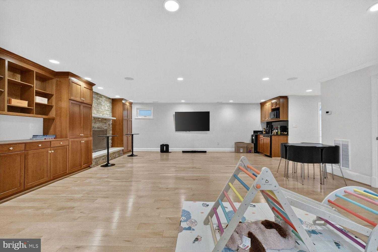 1205 Suffield Dr photo 42