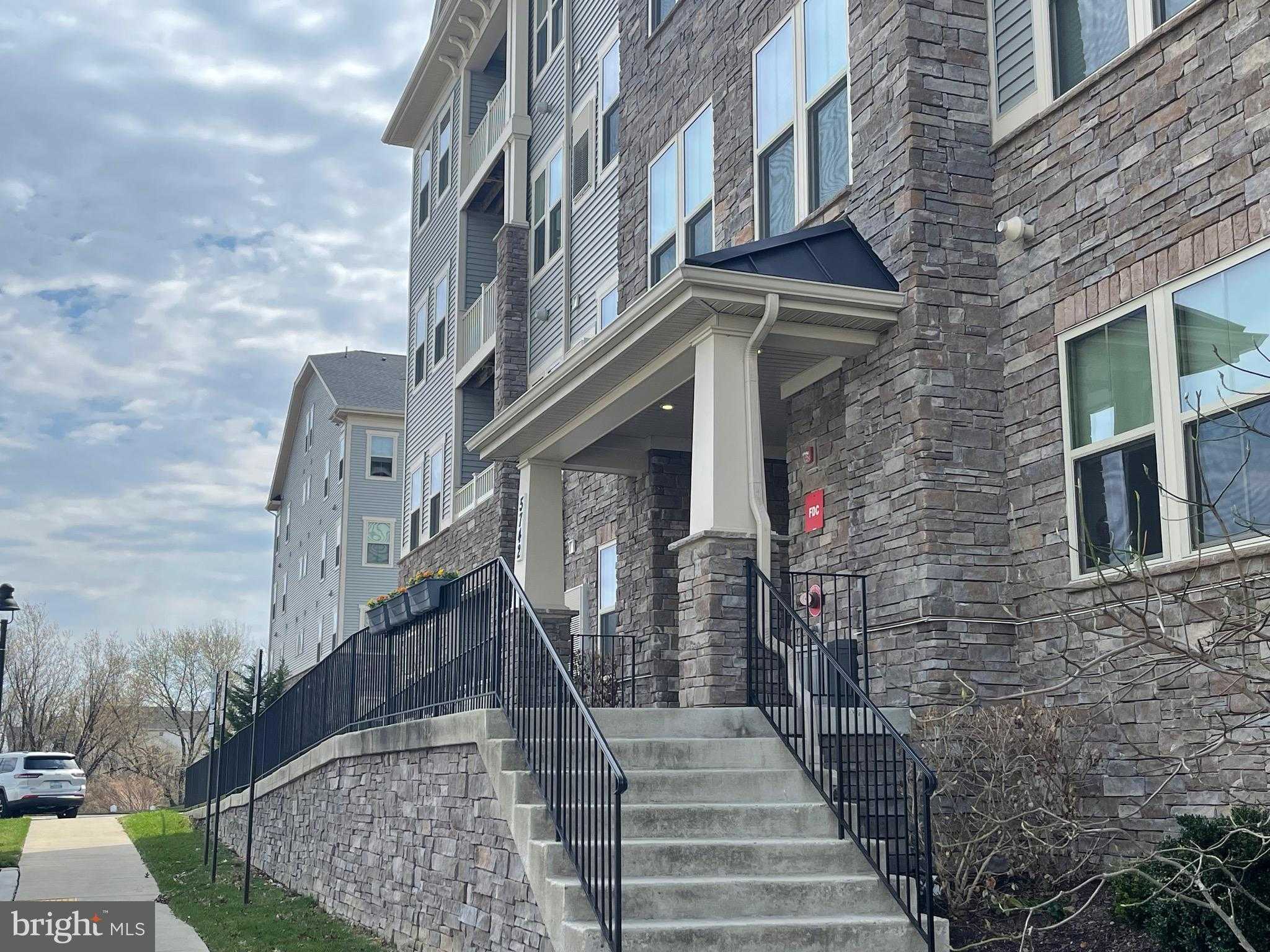 5742 Meadowood St Apt 202 photo 4