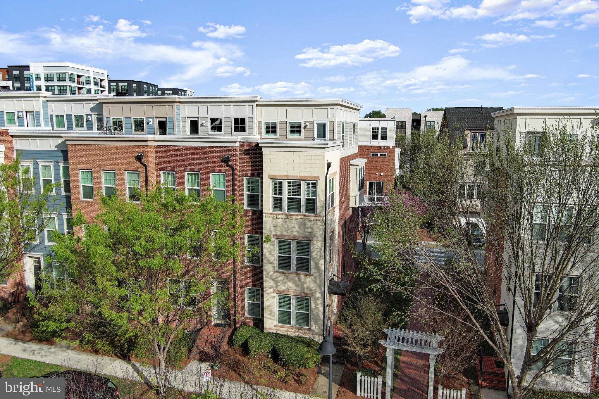 228 Hemingway Dr photo 44