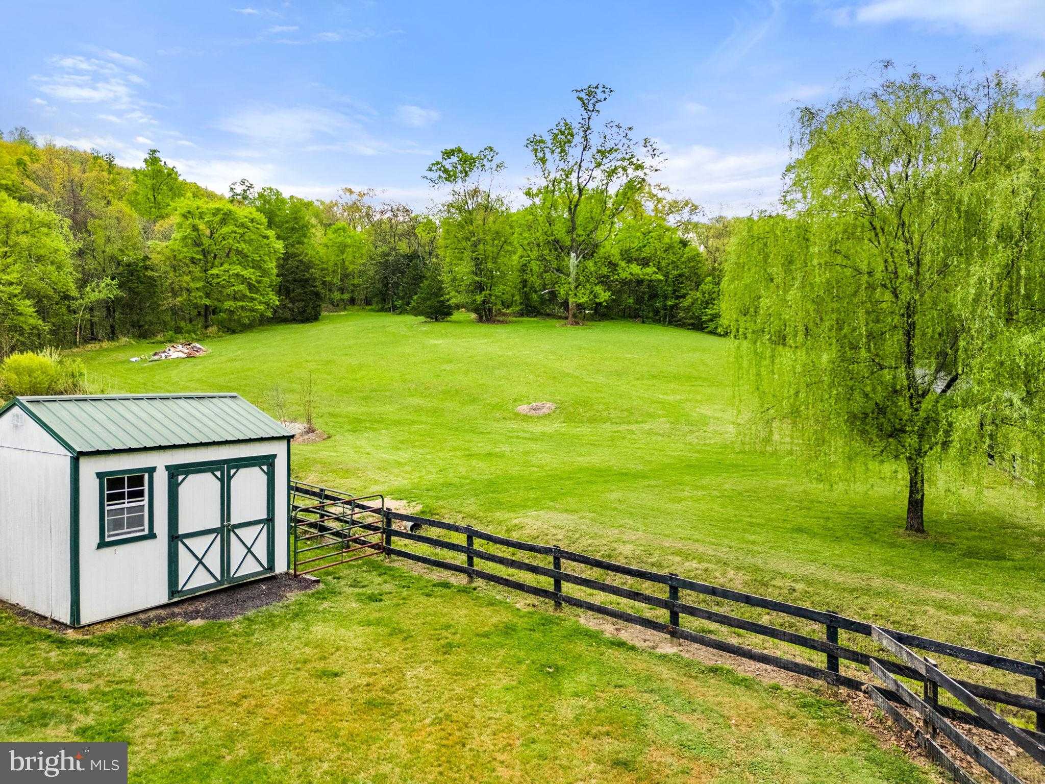 2459 Thoroughfare Rd photo 12