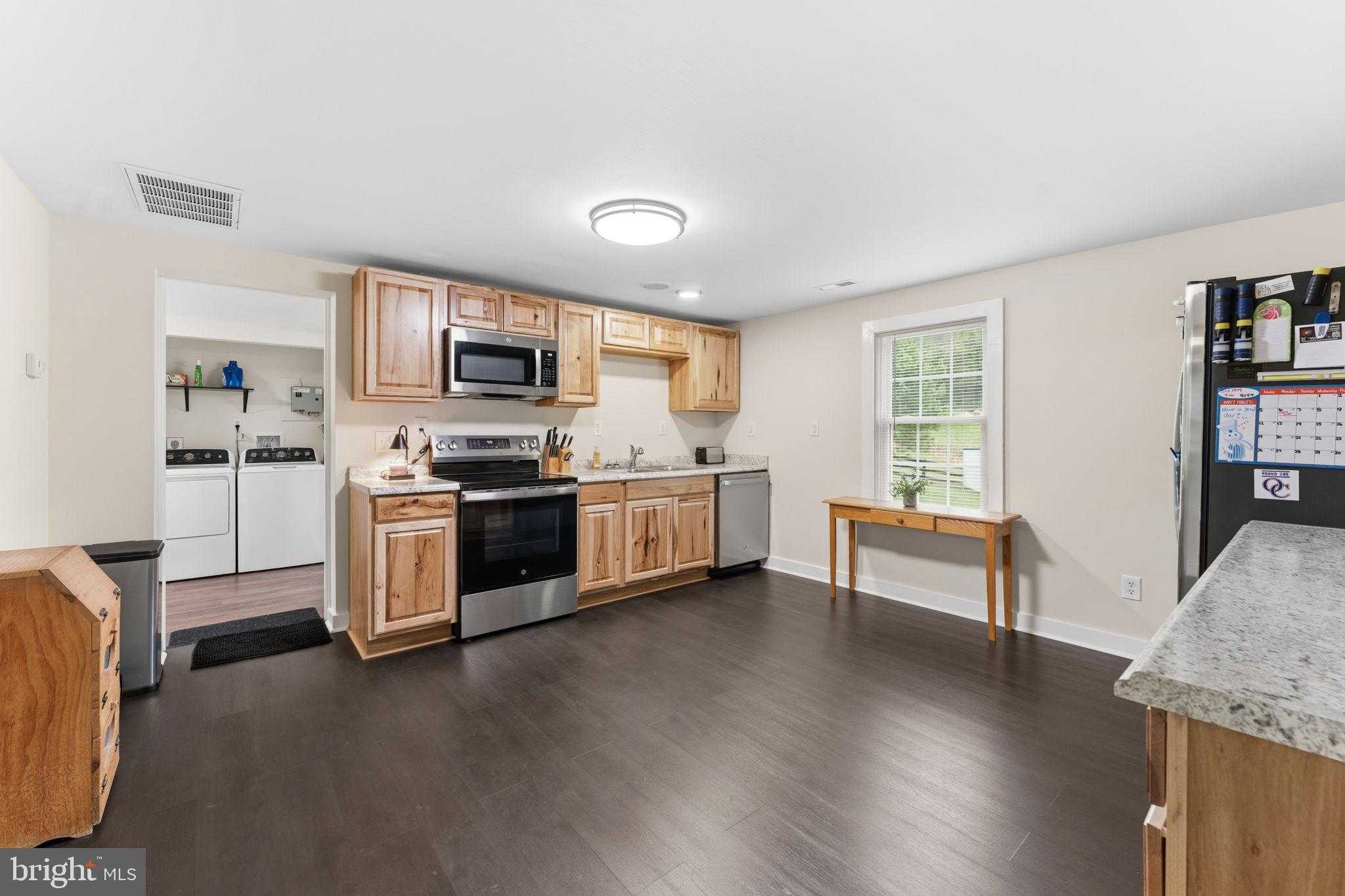 2459 Thoroughfare Rd photo 45