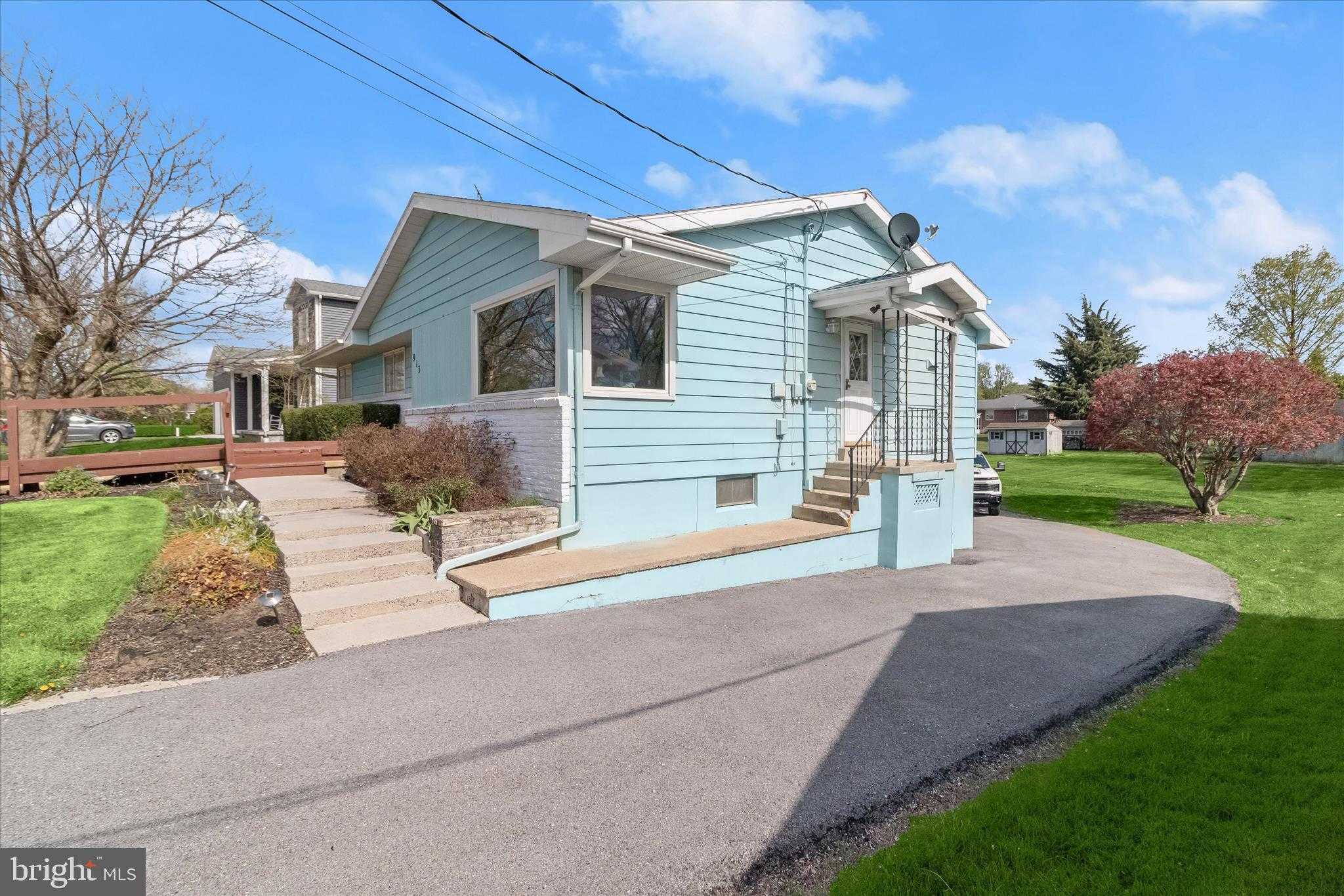 913 Gobin St photo 44