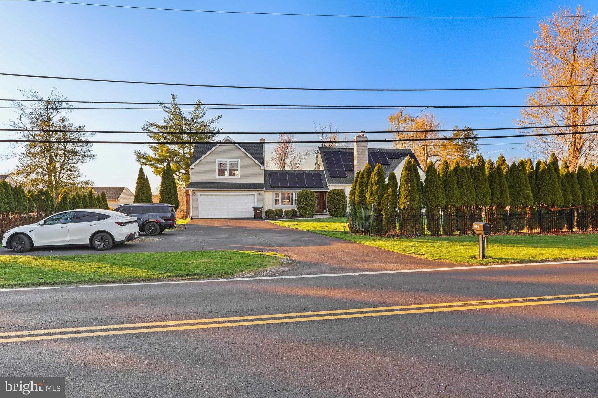 530 Babylon Rd photo 28