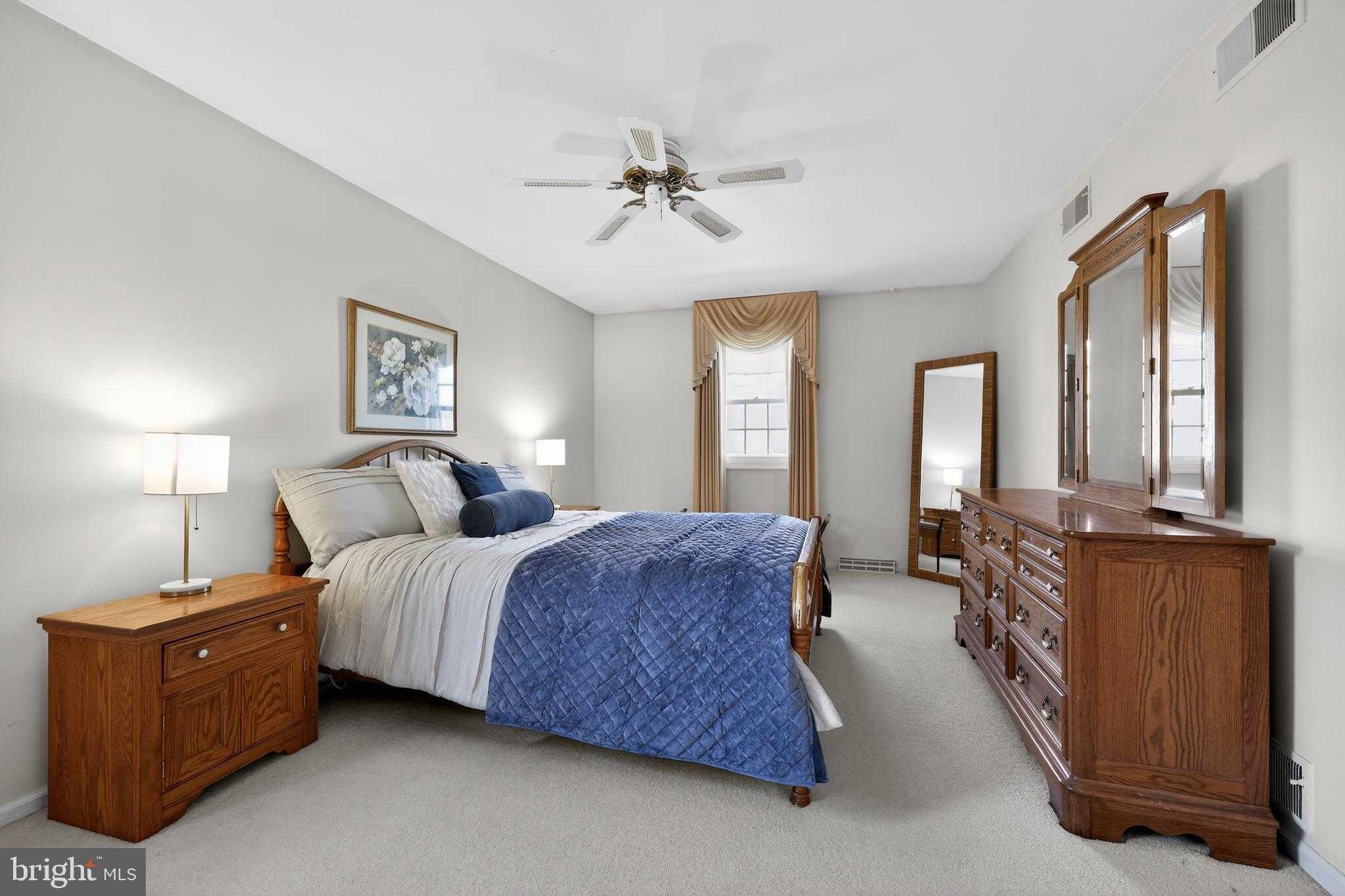 606 Londonderry Dr photo 20