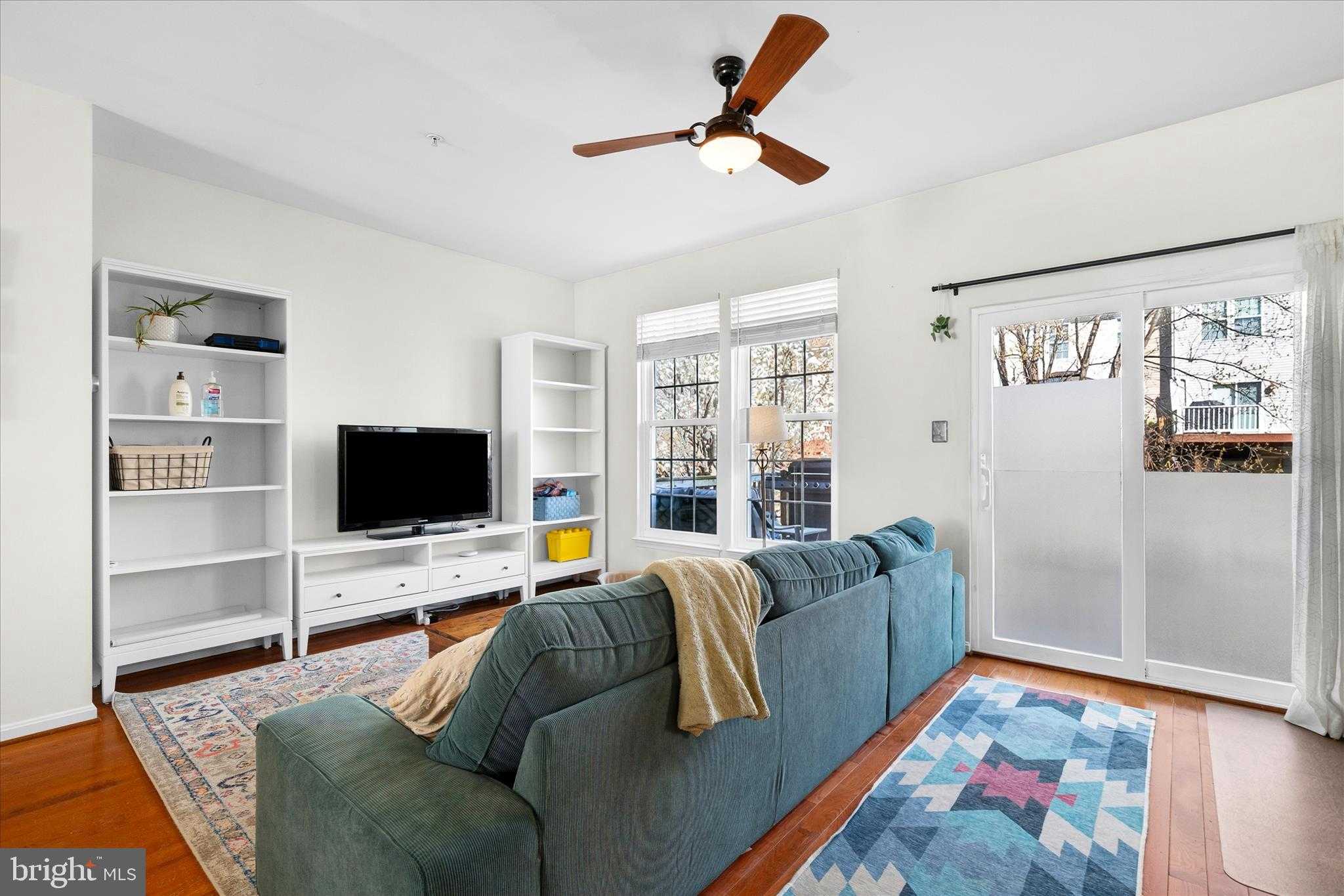 2409 Huntwood CT photo 2