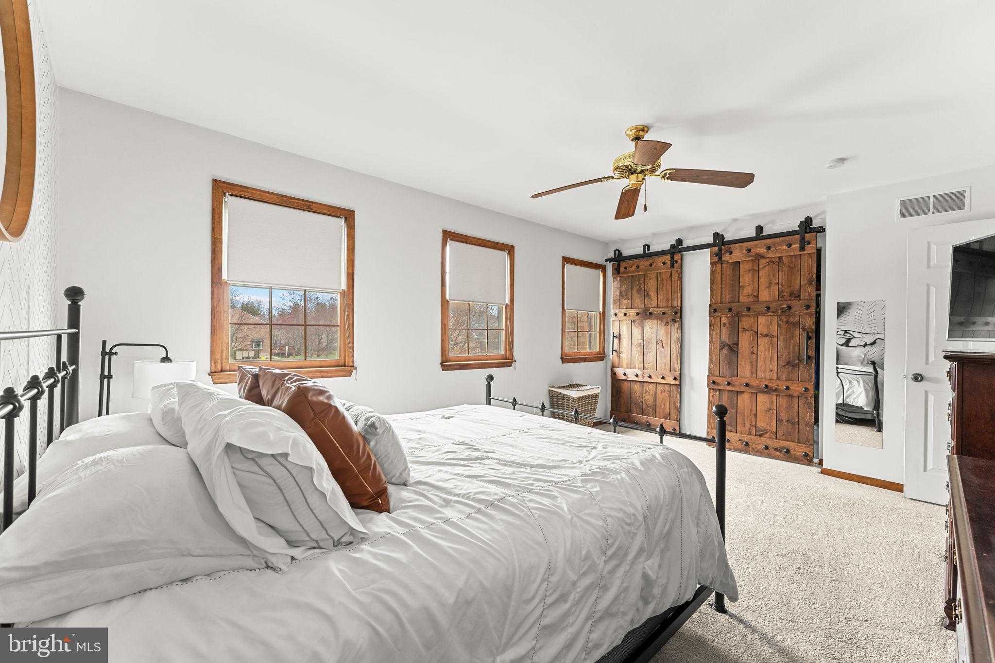 463 Franklin CT photo 22