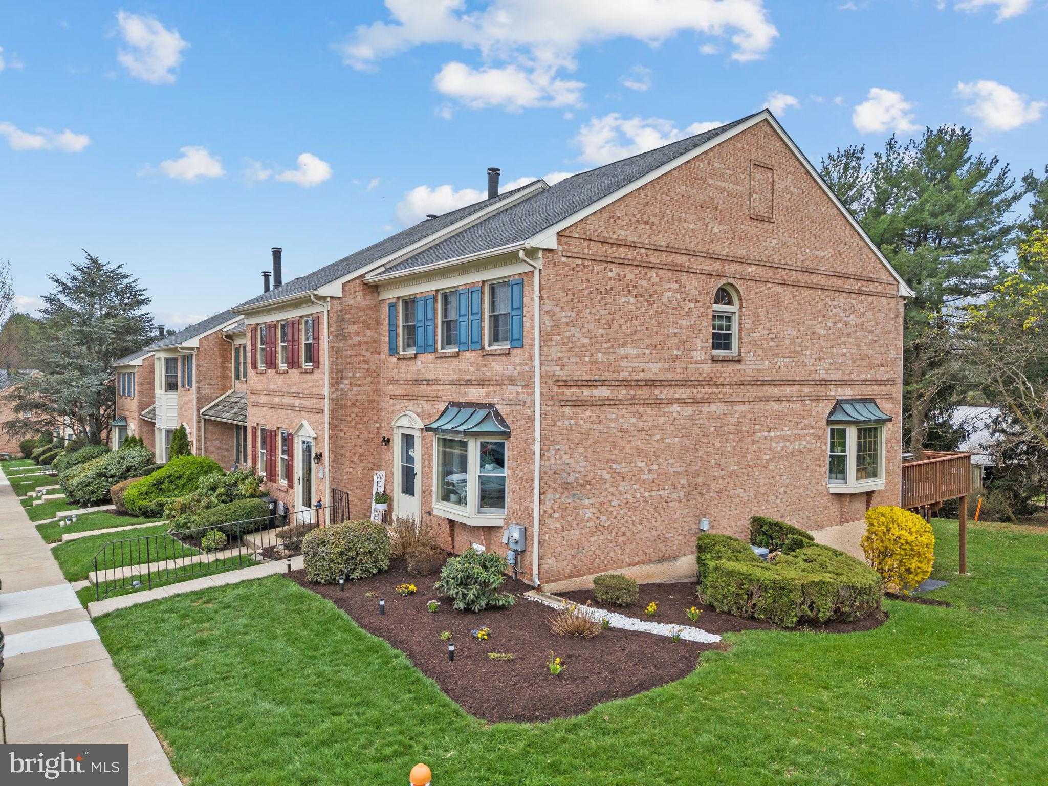 463 Franklin CT photo 7