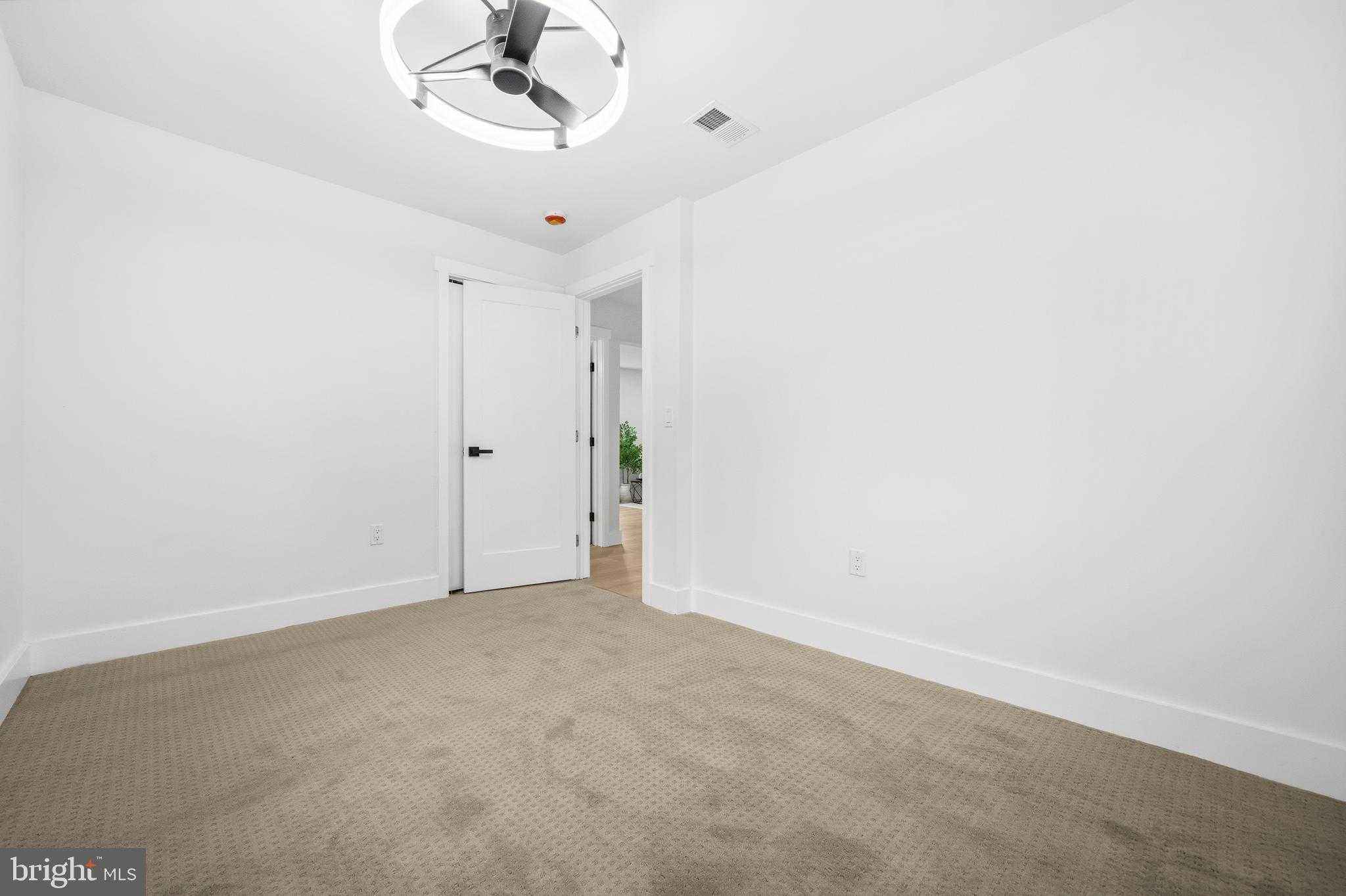 5601 Spring Rd photo 24