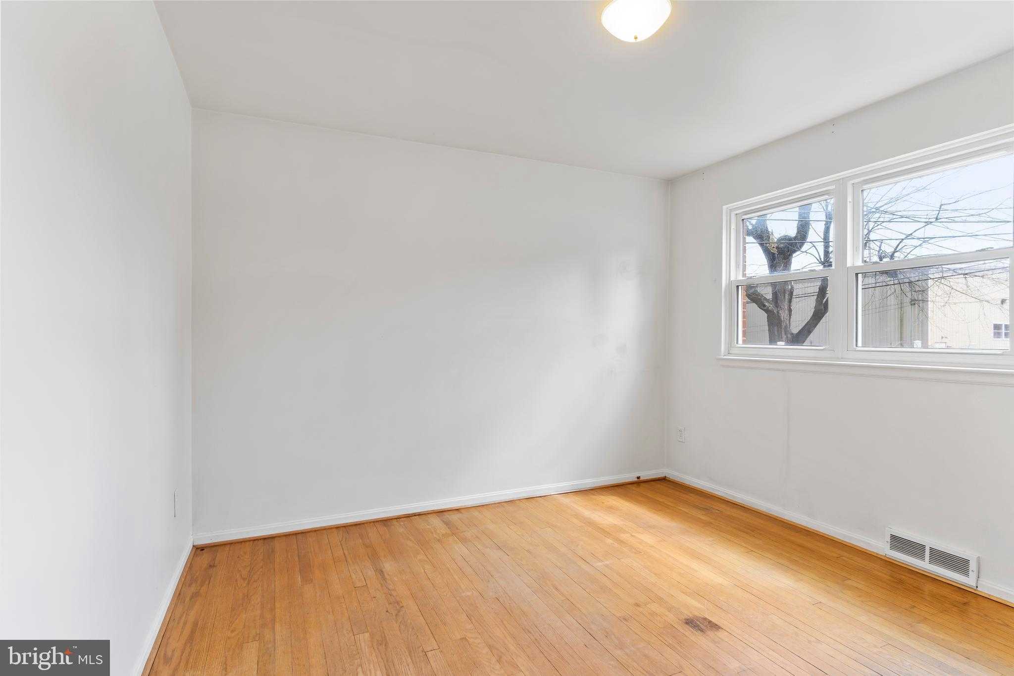 1919 Princeton Ave photo 12