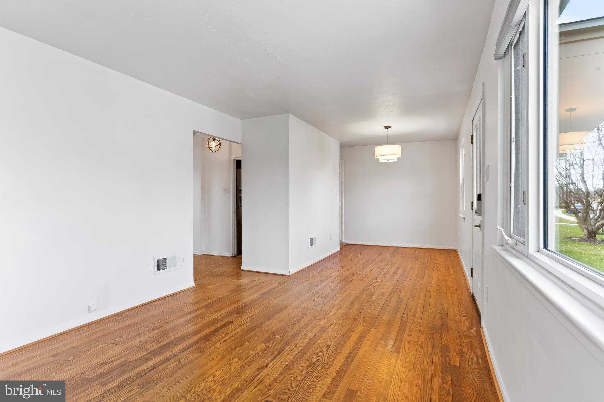 1919 Princeton Ave photo 5