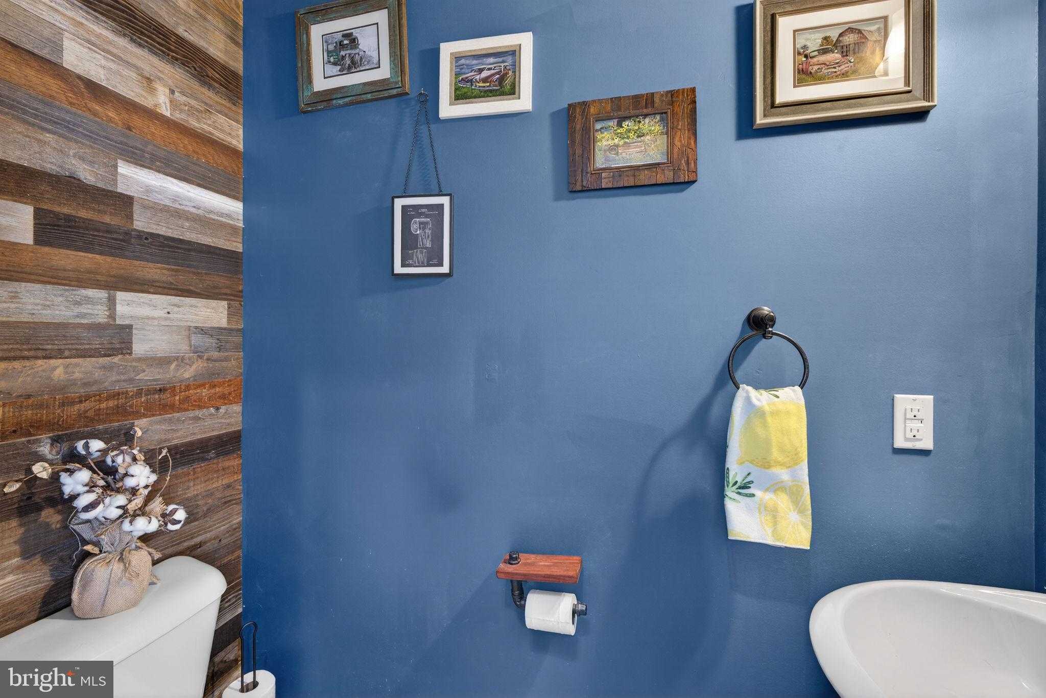 4487 Elmwood Dr photo 17