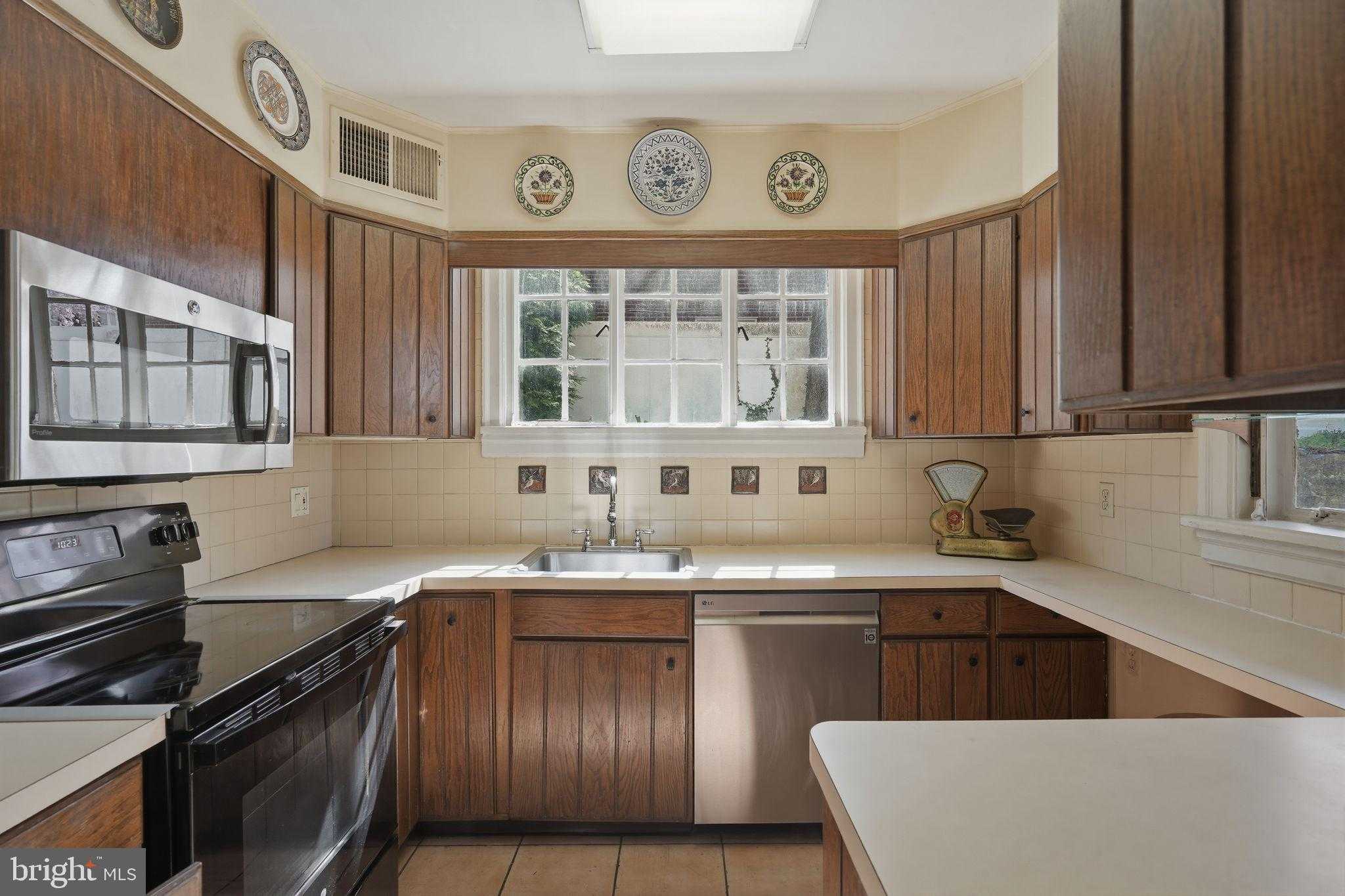 408 Upland Rd photo 9