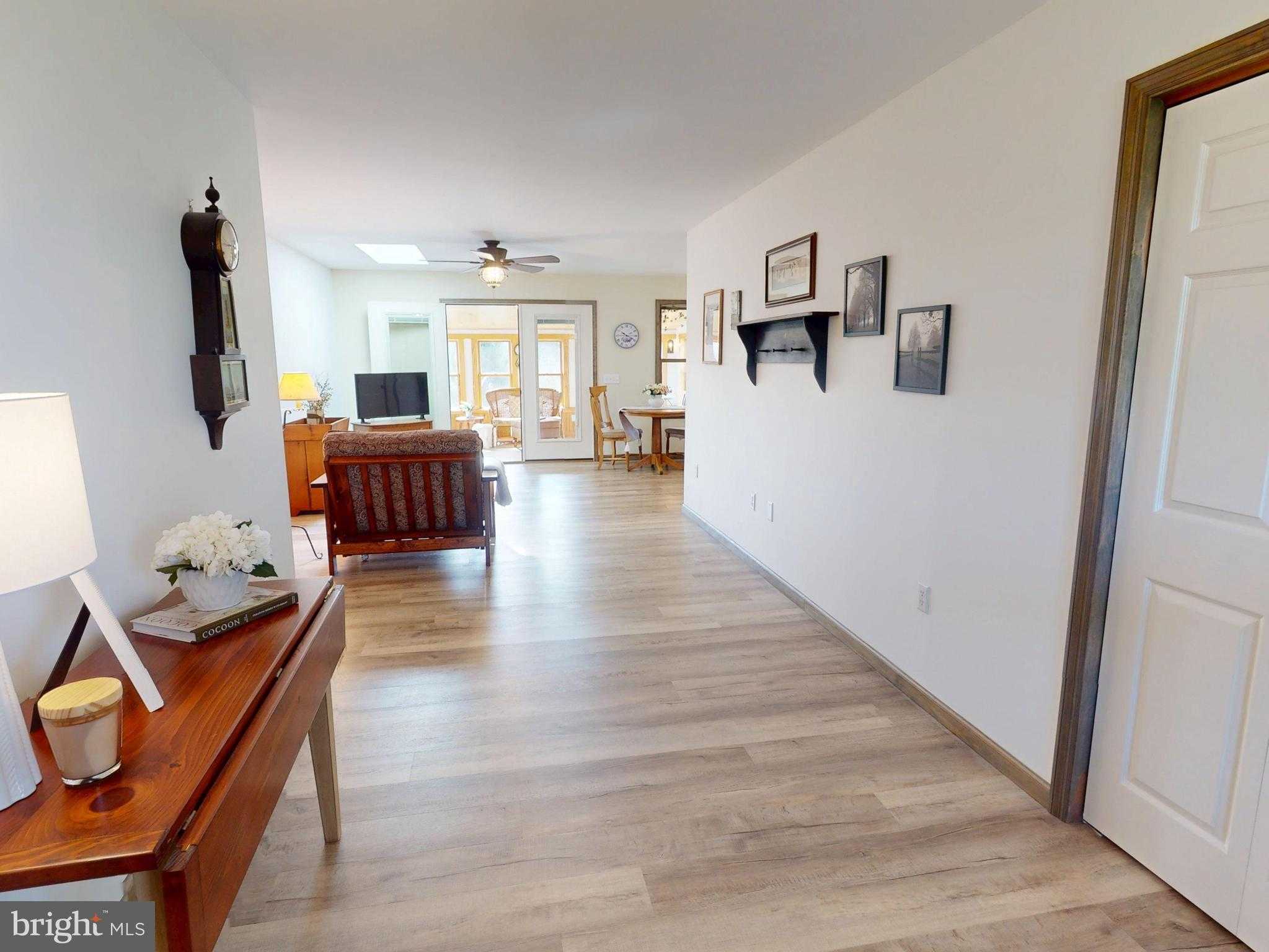 60 Dustin Dr photo 3