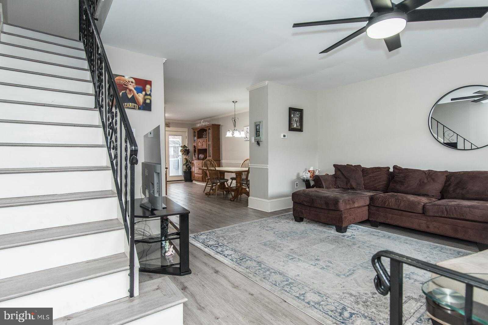 3954 Rowena Dr photo 15