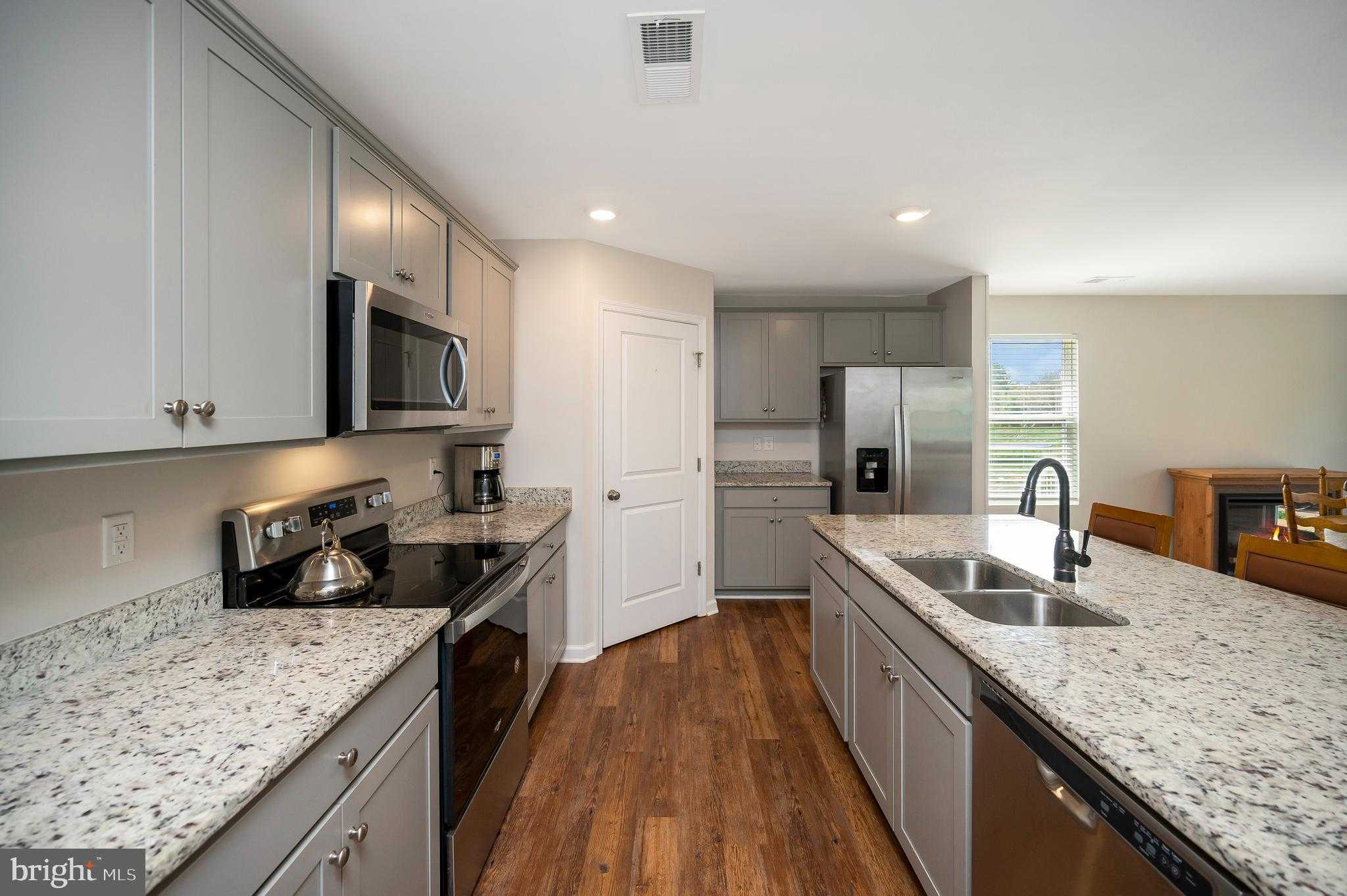 16032 Grant CT photo 13