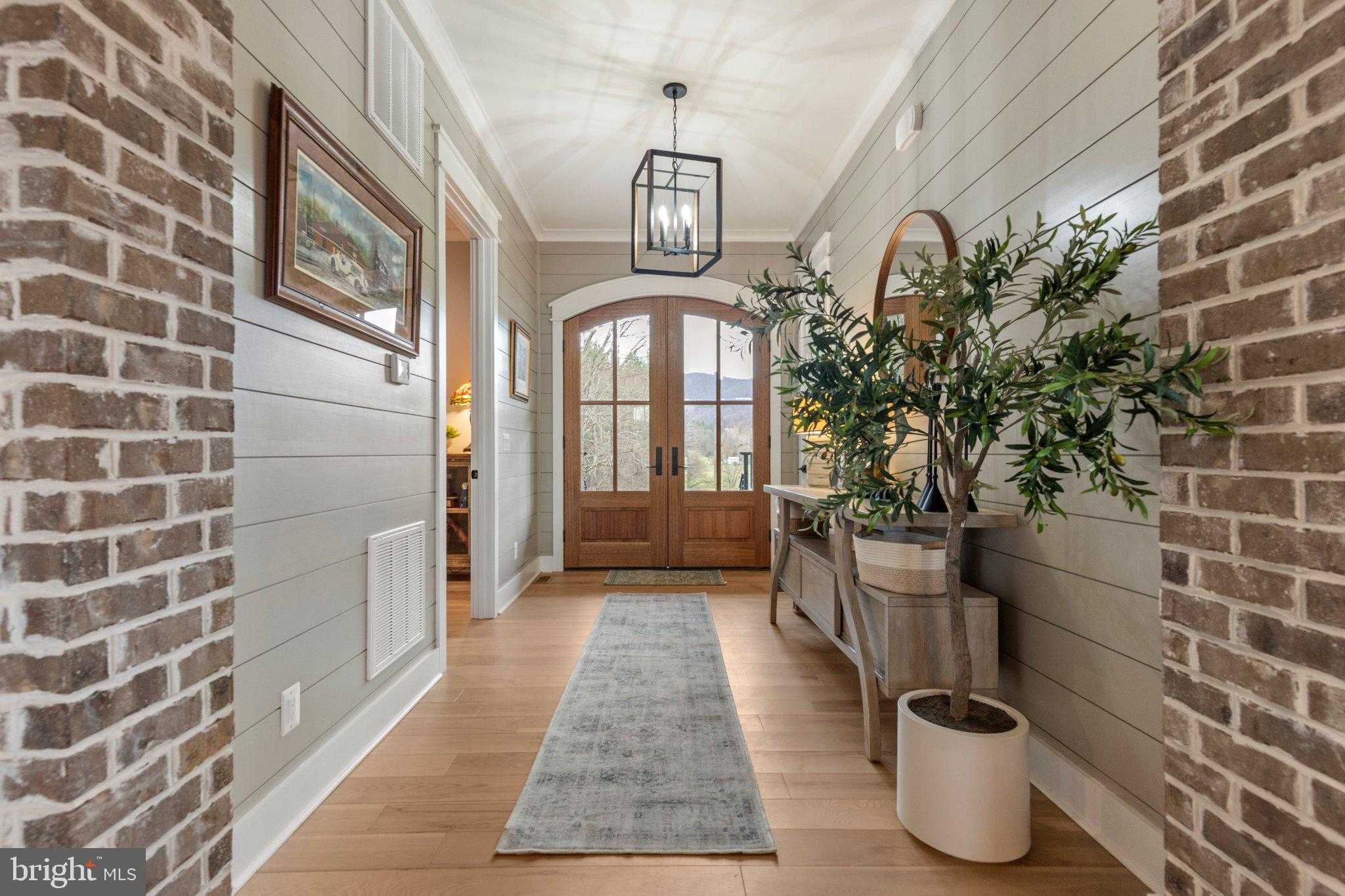 1131 Gooney Manor Loop photo 2