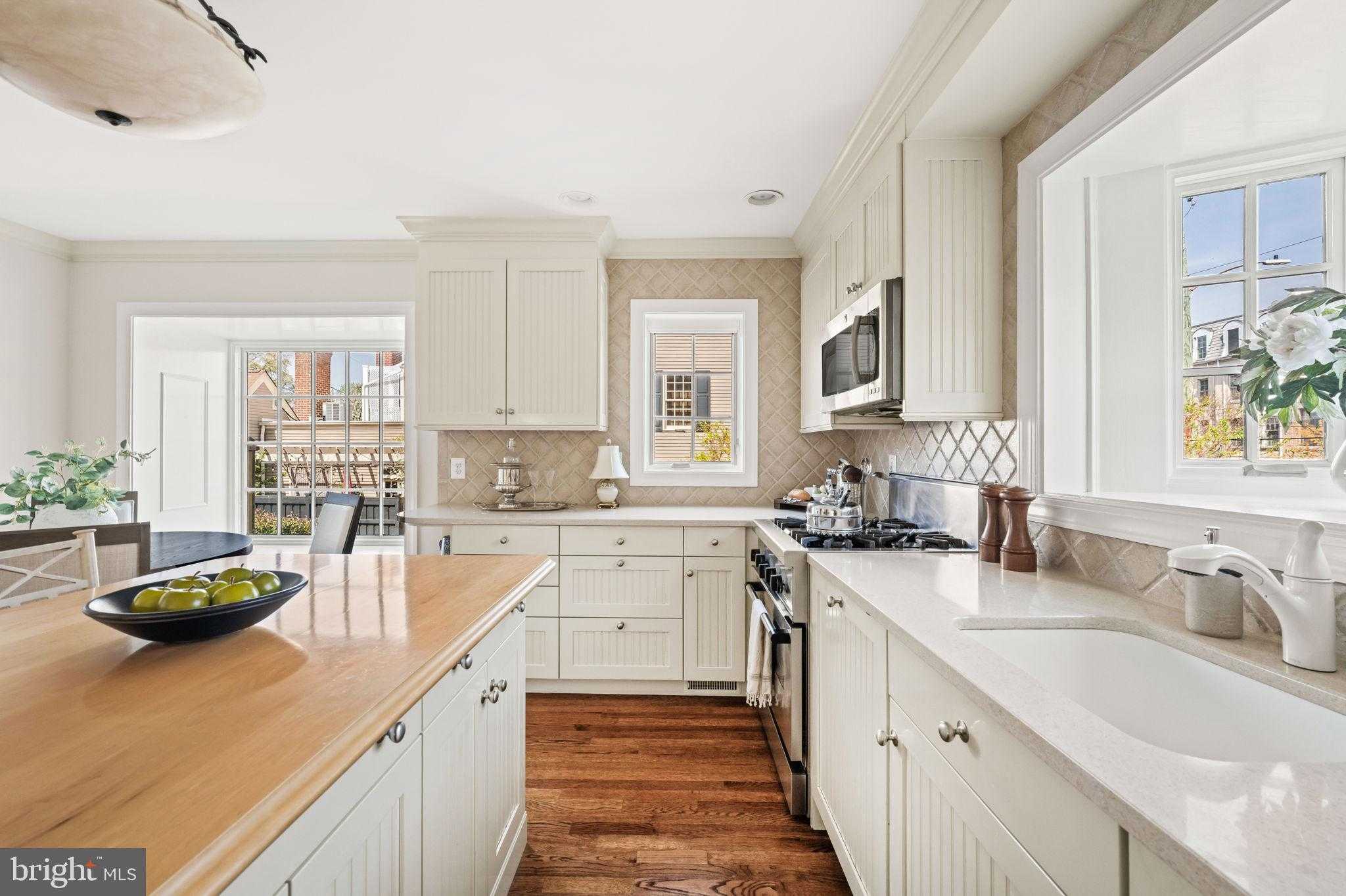 803 Green St photo 19