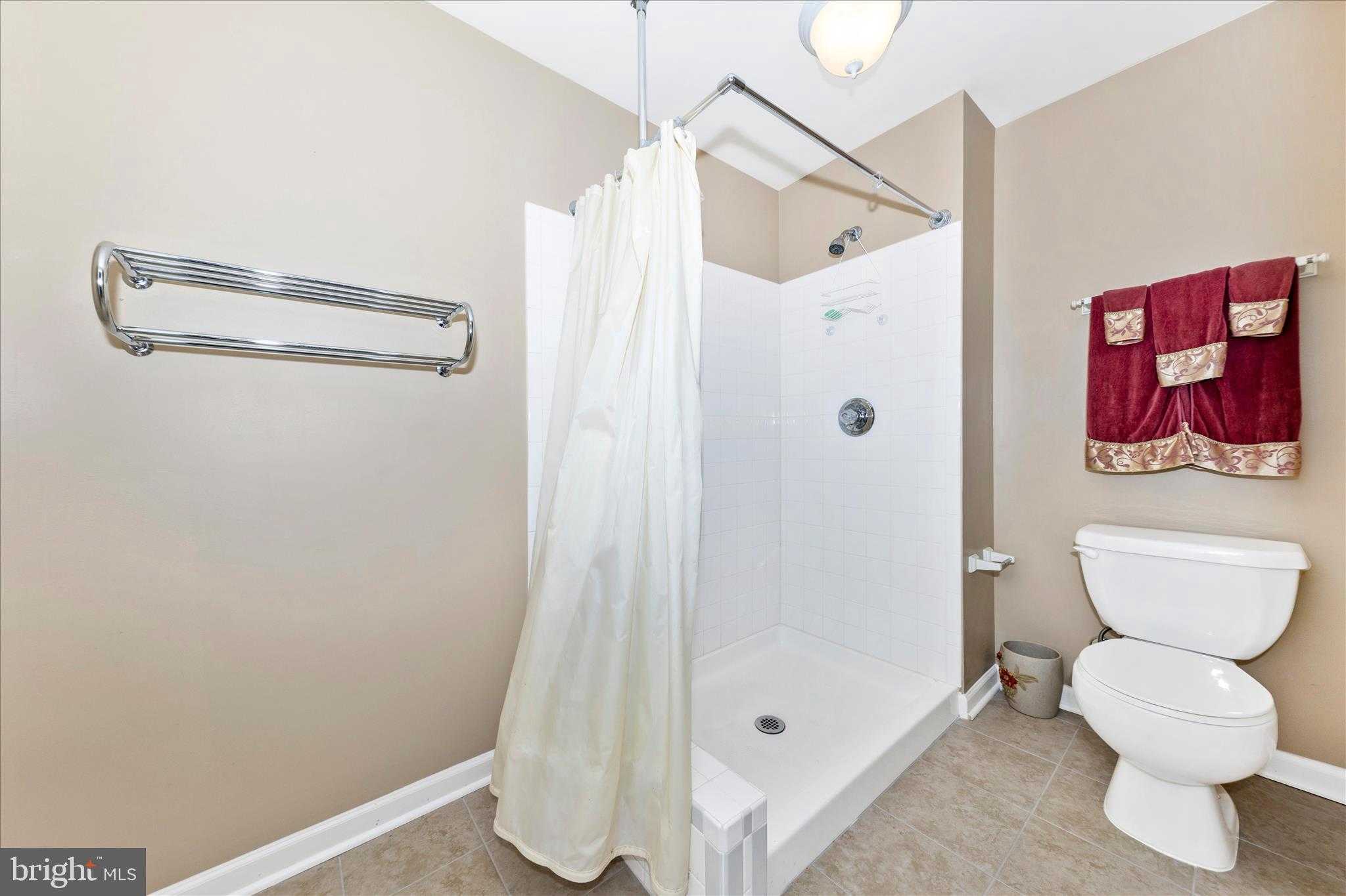 9 Fiona Way photo 42