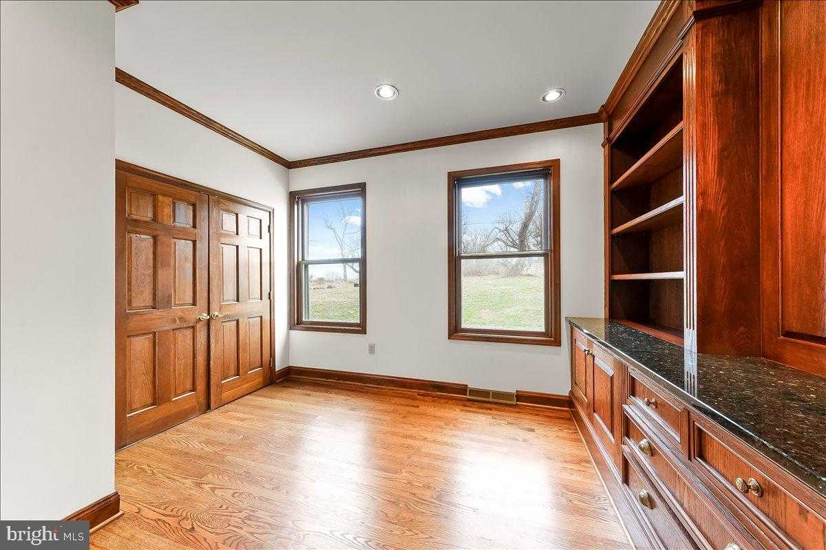 911 Thunder Hill Rd photo 10