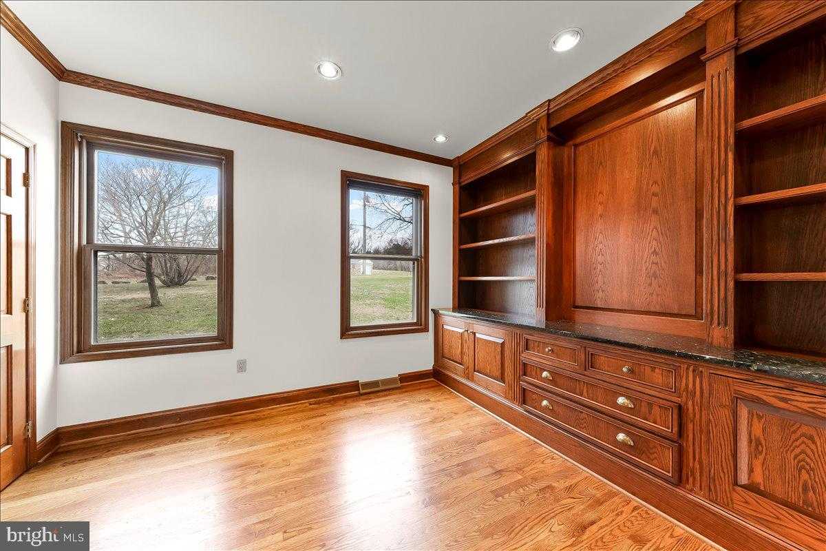 911 Thunder Hill Rd photo 11