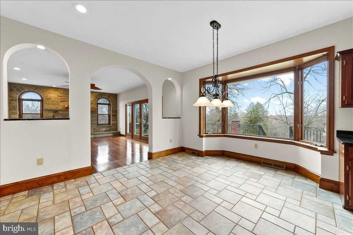 911 Thunder Hill Rd photo 19