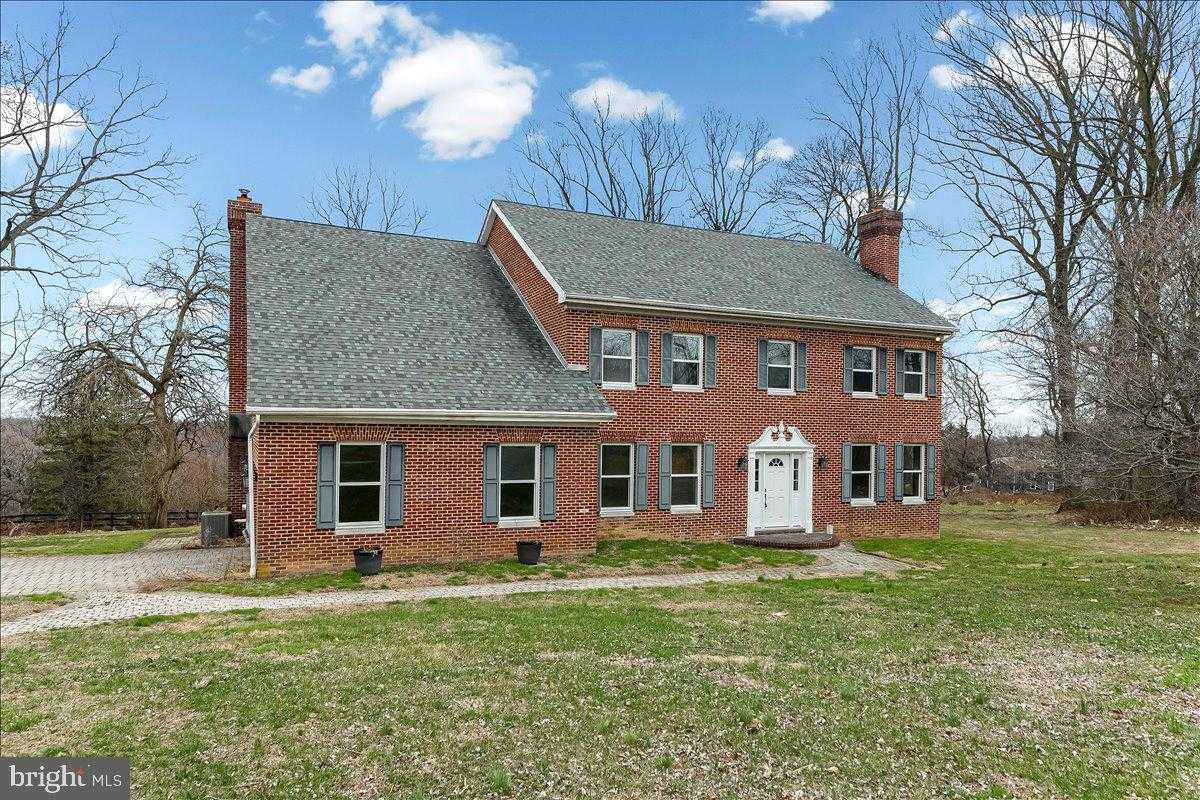 911 Thunder Hill Rd photo 2