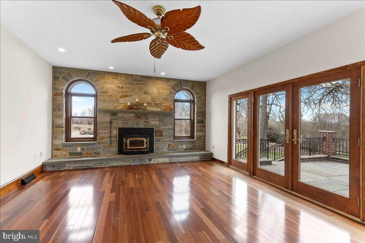 911 Thunder Hill Rd photo 21