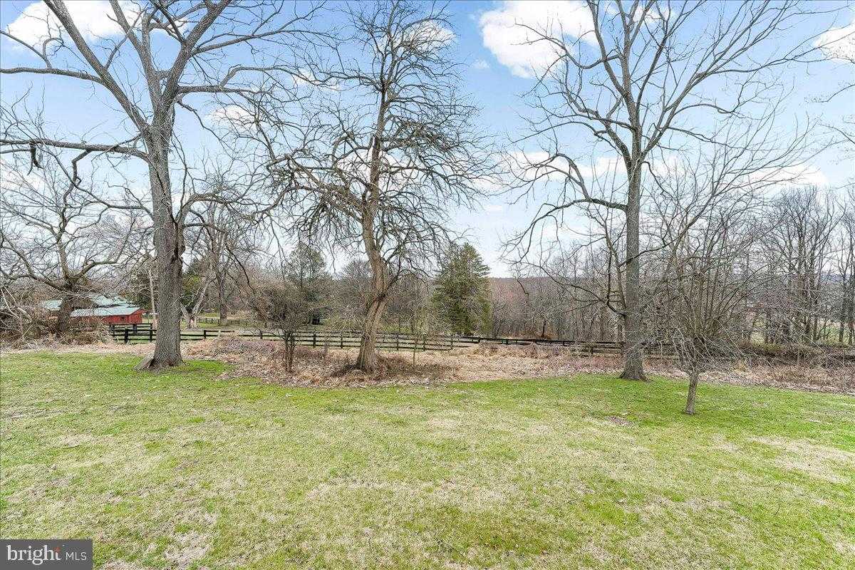 911 Thunder Hill Rd photo 36