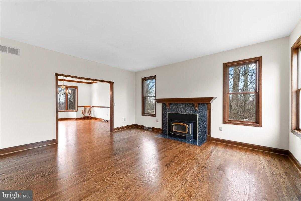 911 Thunder Hill Rd photo 9