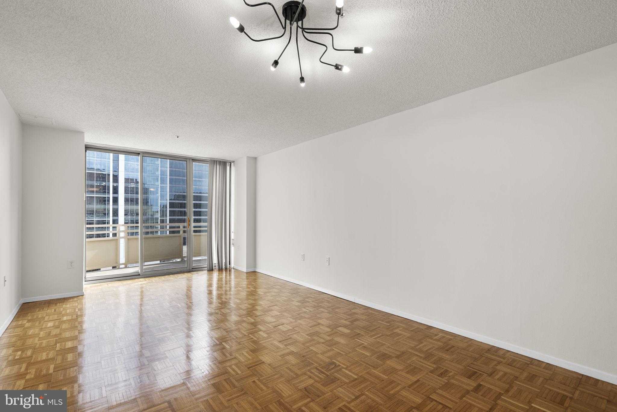 4801 Fairmont Ave Apt 904 photo 31