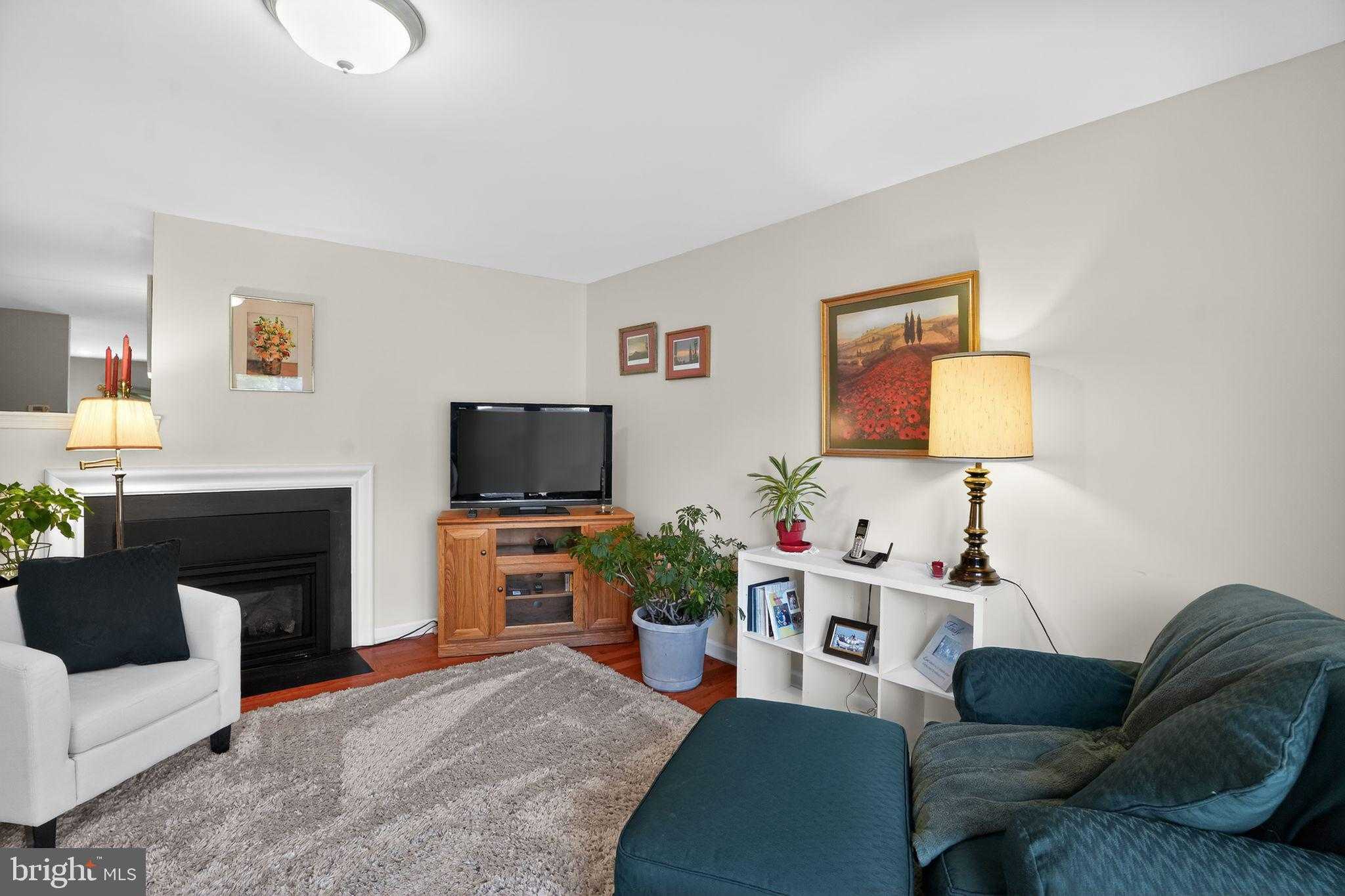 1704 Smedley CT photo 14