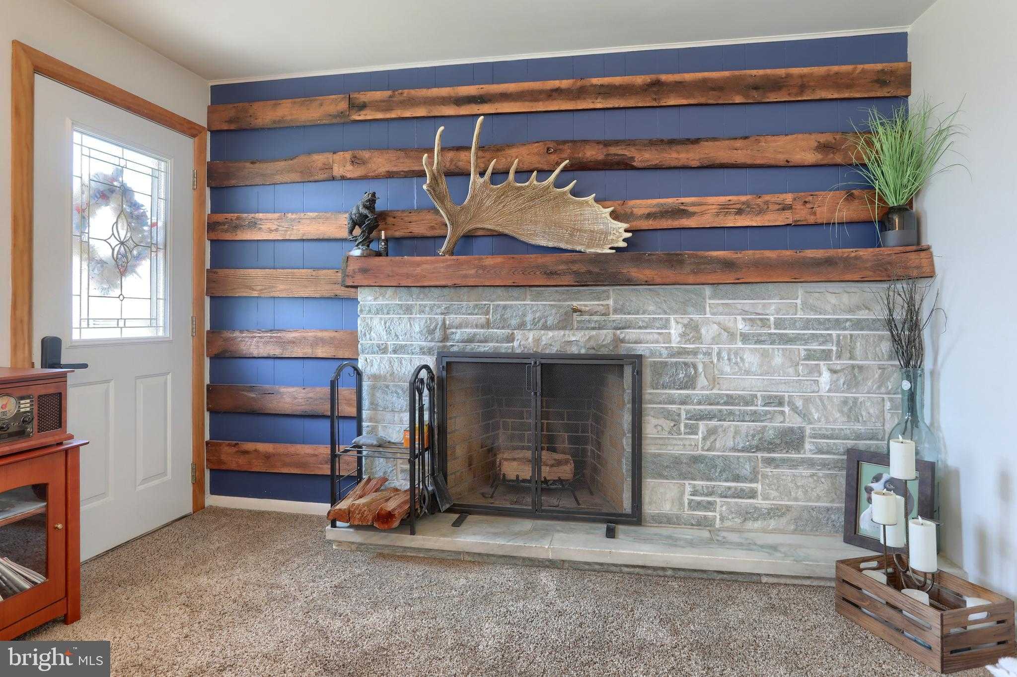 811 E Canal St photo 5