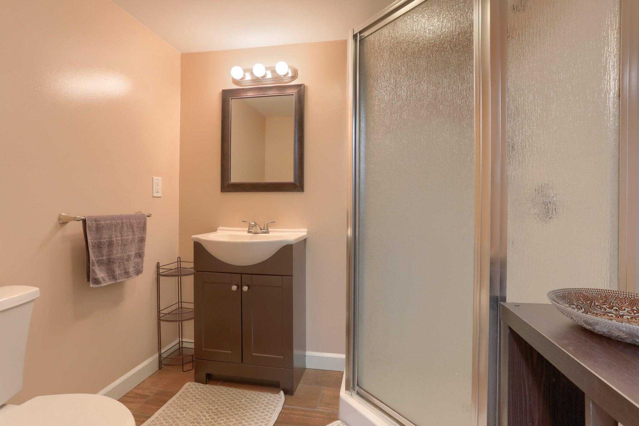 1637 E Caracas Ave photo 35