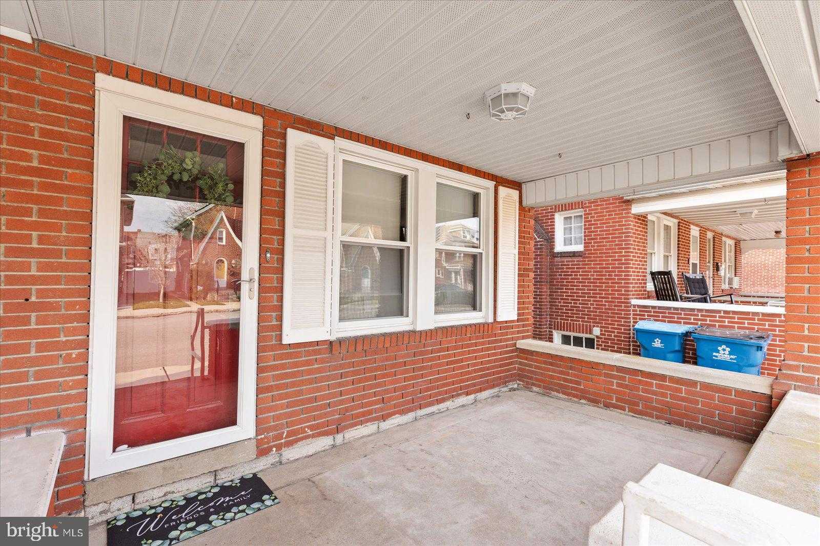 1628 W Philadelphia St photo 3