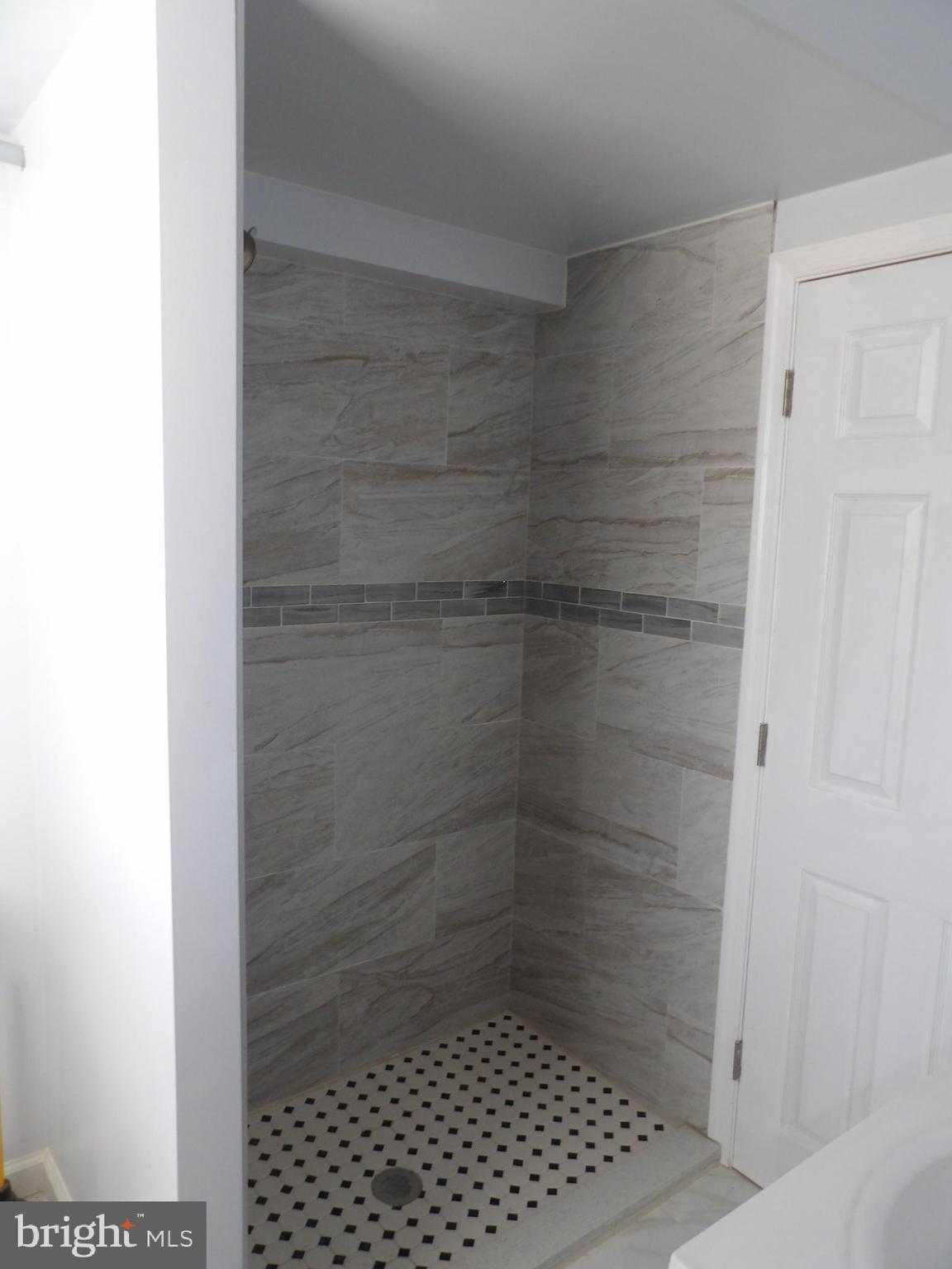 5920 Frontenac St photo 19