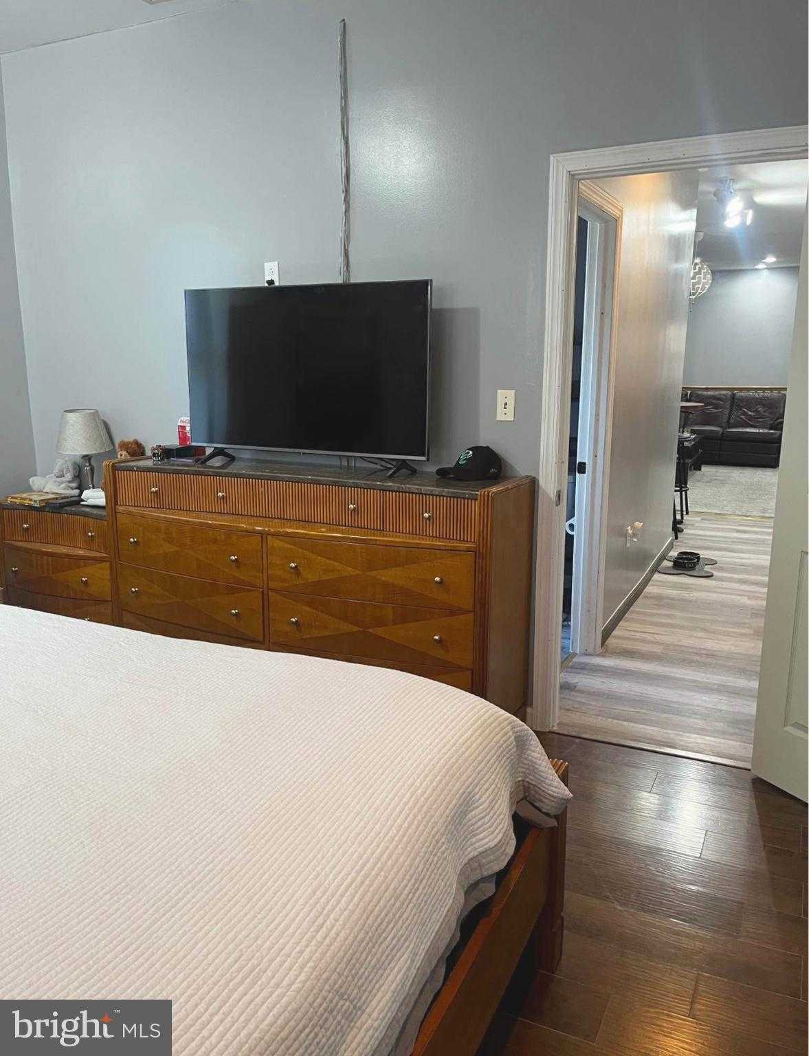 4084 Higbee St photo 6