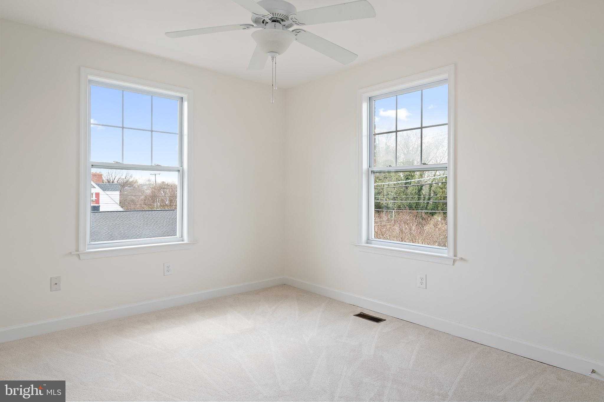 701 Shelton Ave photo 23