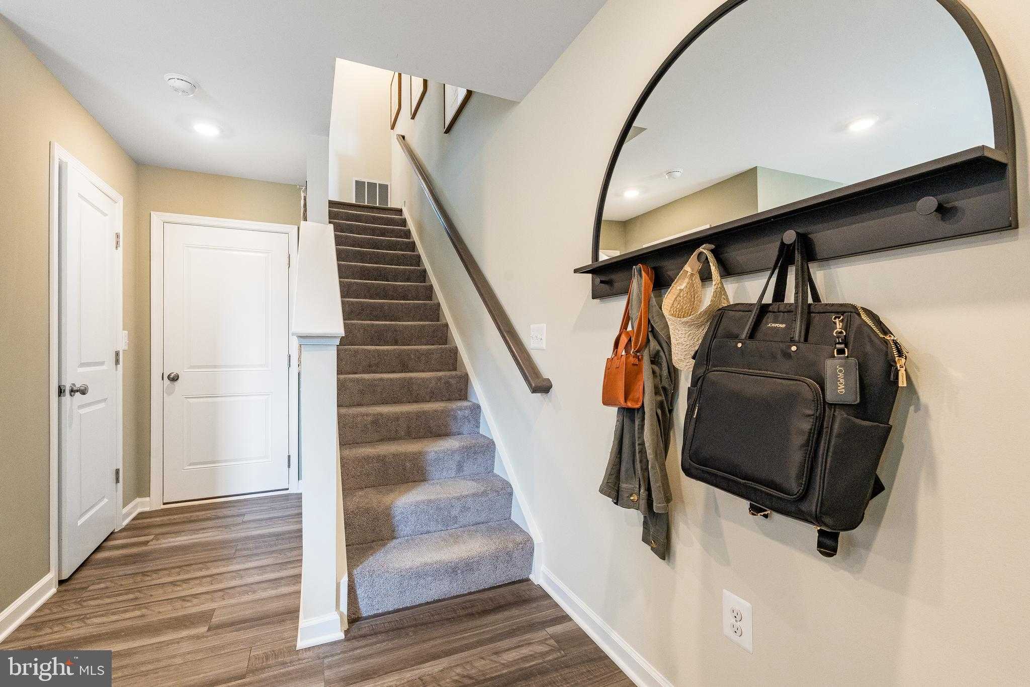 442 17th Ave photo 18