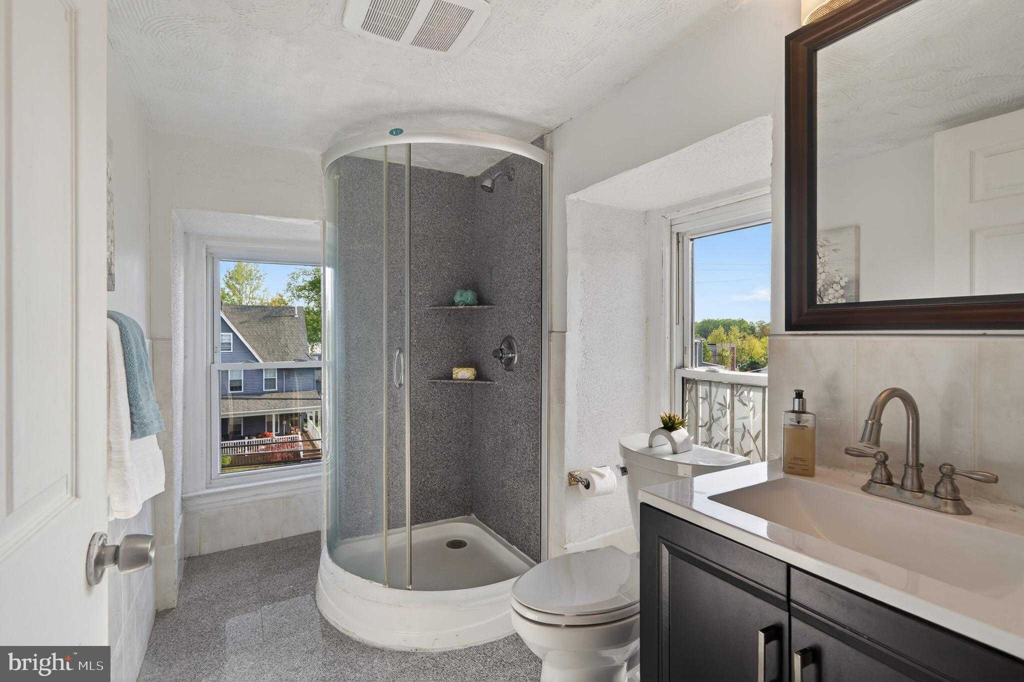 400 E Jefferson St photo 28