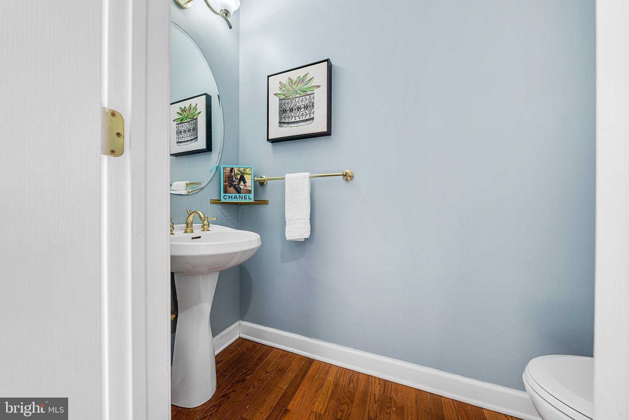 3862 Crestview CT photo 18