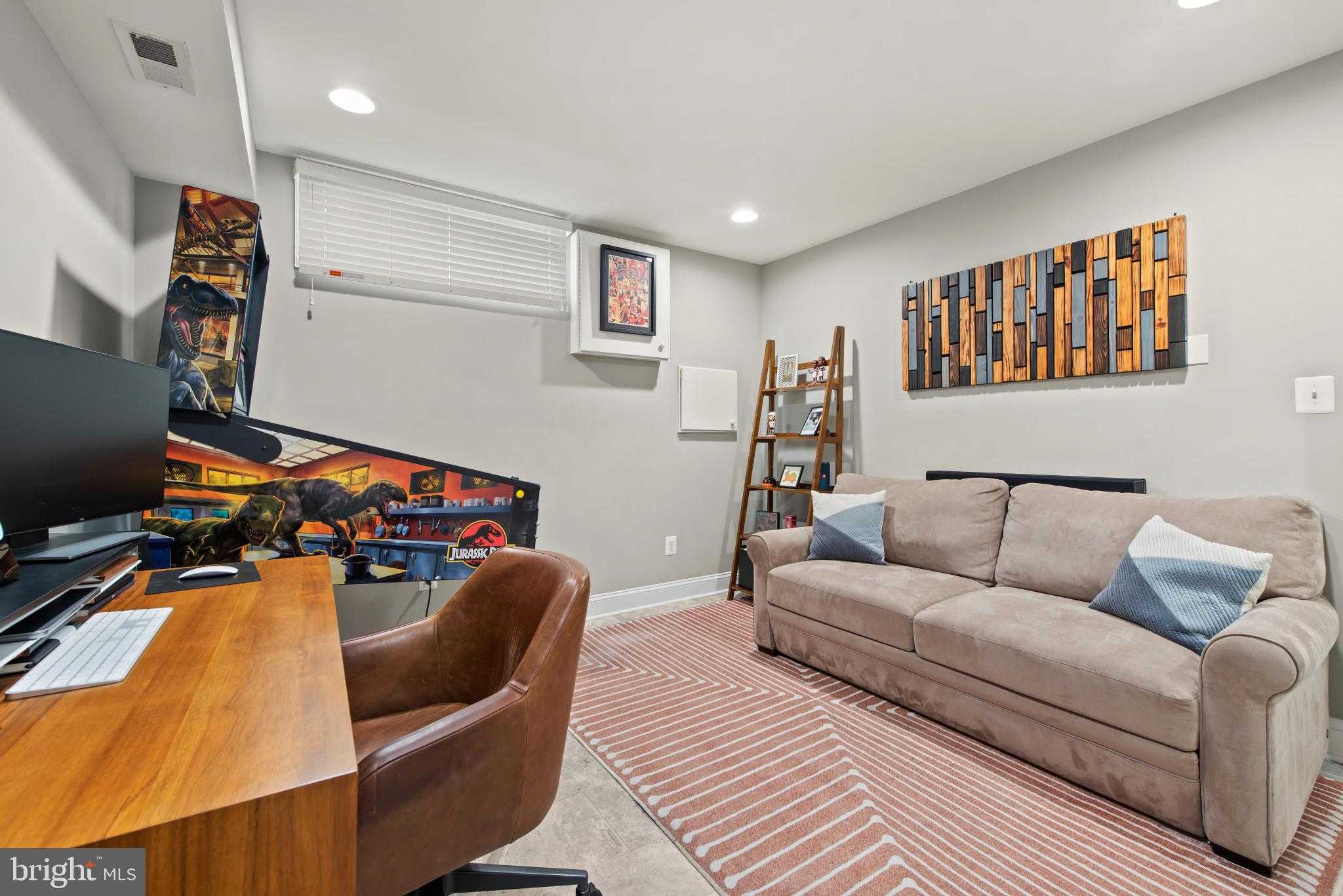 935 S Bouldin St photo 30