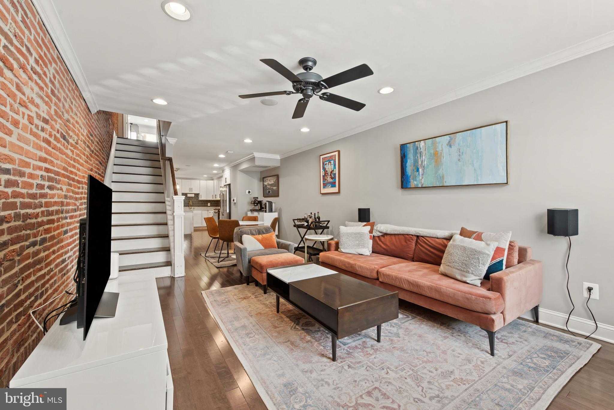 935 S Bouldin St photo 7