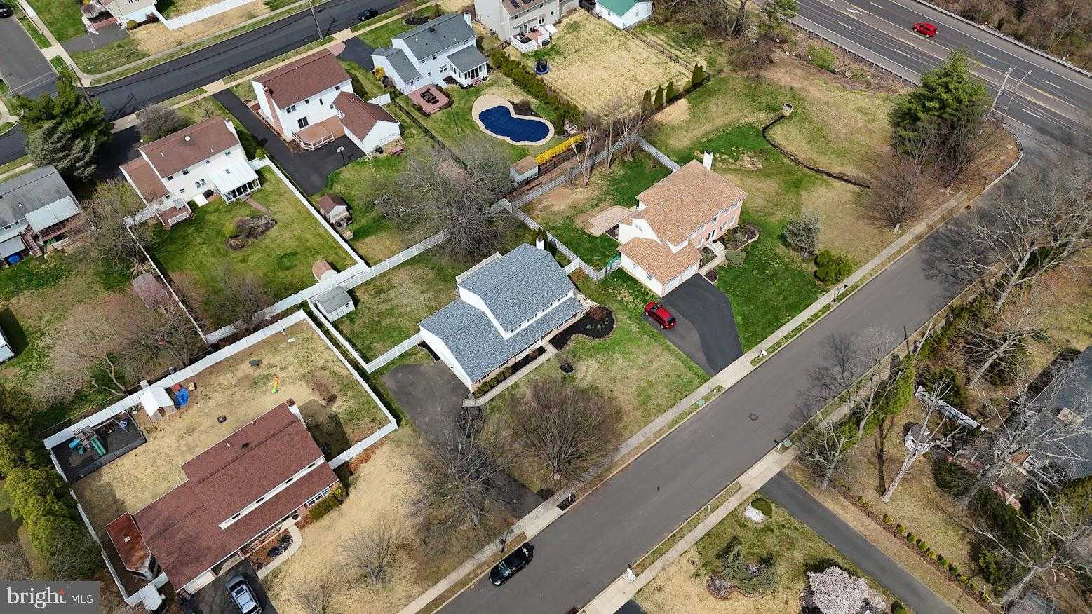 670 Amalie Ln photo 37