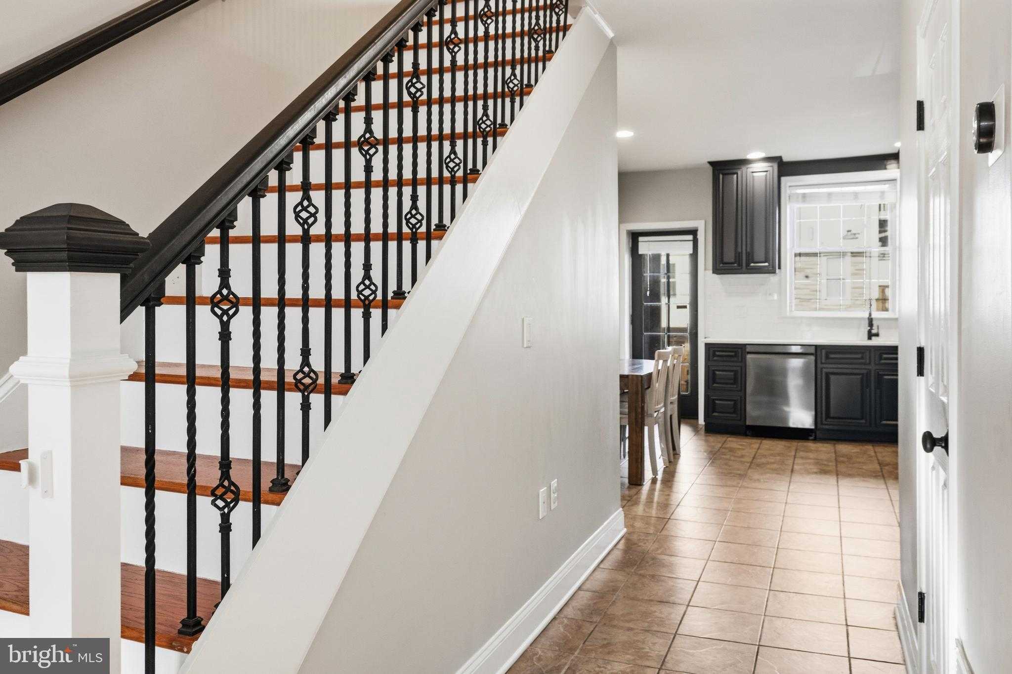 520 S Bouldin St photo 5