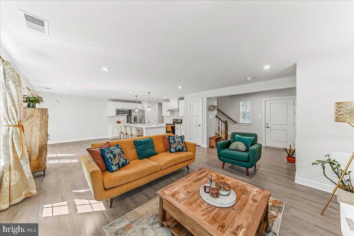 215 Sloan Dr photo 8