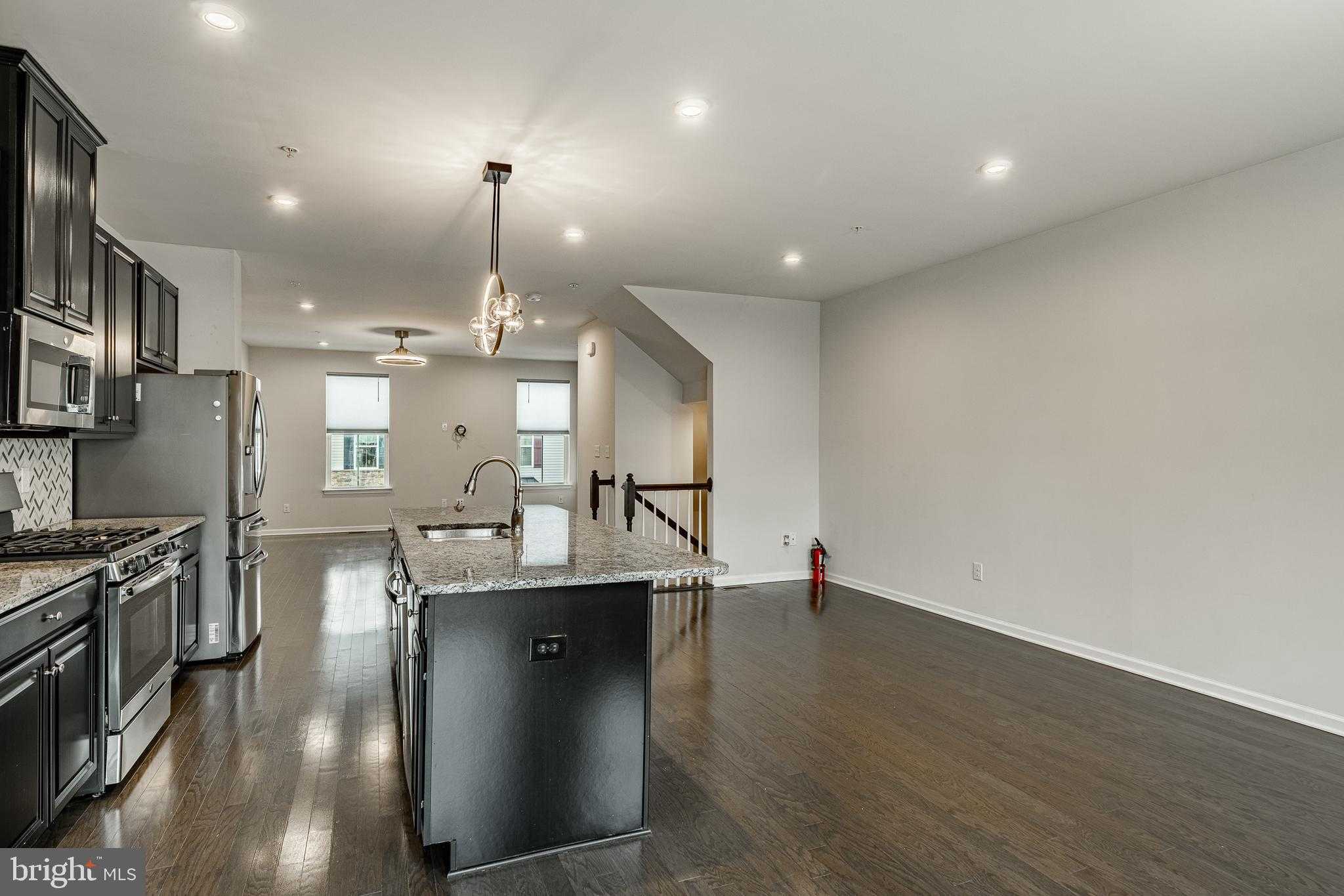 300 Blue Welsh St photo 6