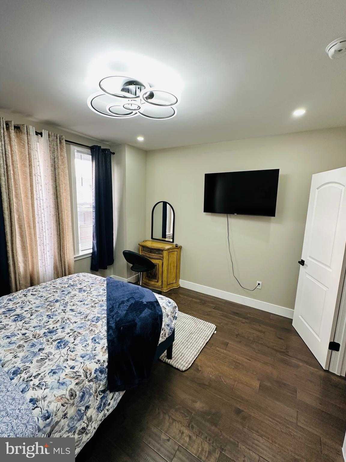 2647 S 2nd St photo 16