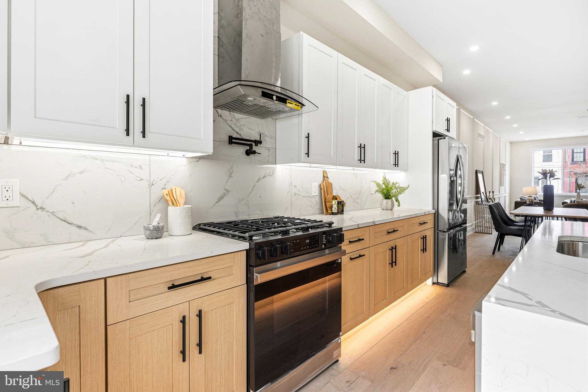 2665 Emerald St photo 11